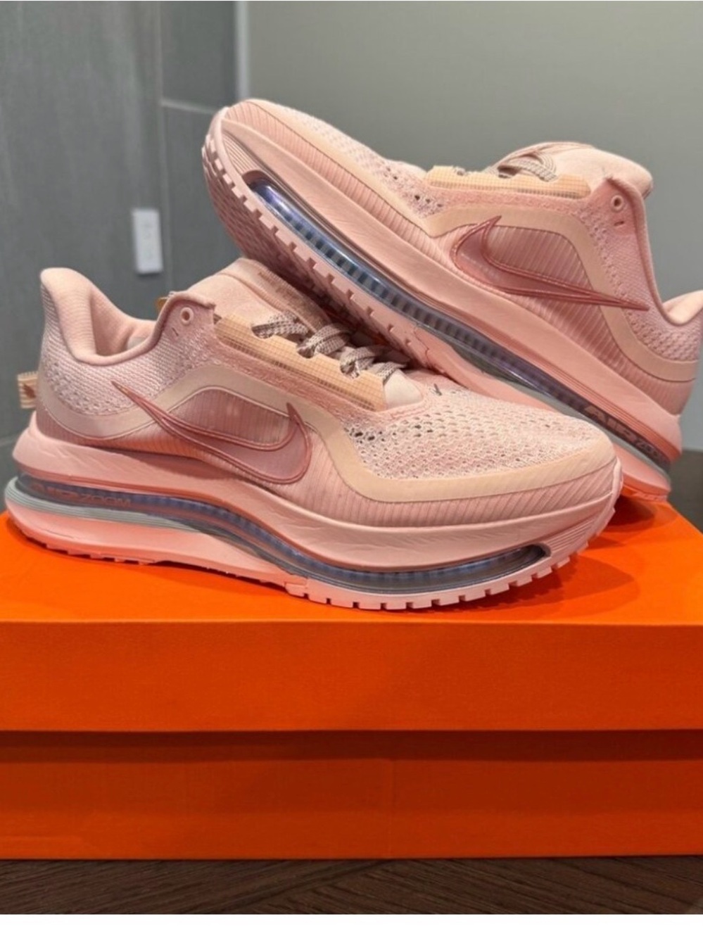 Nike Women's Athletic Shoes — atmosphere (Pink)